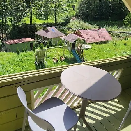 Ananda Space - номери в ретритному центрі, біля верховини